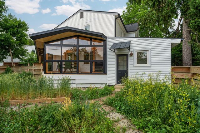 2050 Camelot Road, Ann Arbor, MI 48104