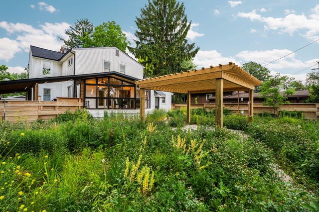 2050 Camelot Road, Ann Arbor, MI 48104