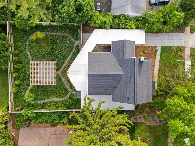 2050 Camelot Road, Ann Arbor, MI 48104