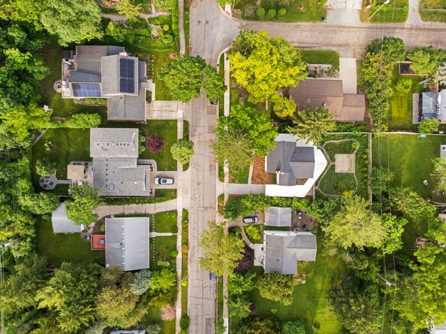 2050 Camelot Road, Ann Arbor, MI 48104