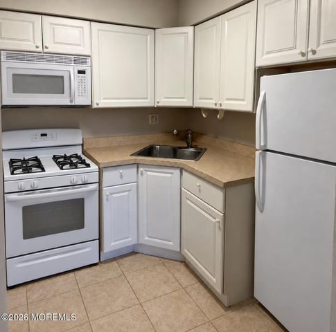 440 Cross Road C13, Matawan, NJ 07747