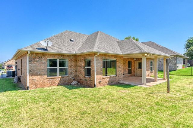 300 Bailey Street, Blanchard, OK 73010