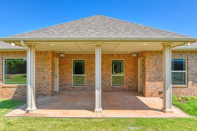 300 Bailey Street, Blanchard, OK 73010