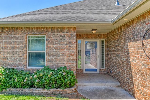 300 Bailey Street, Blanchard, OK 73010