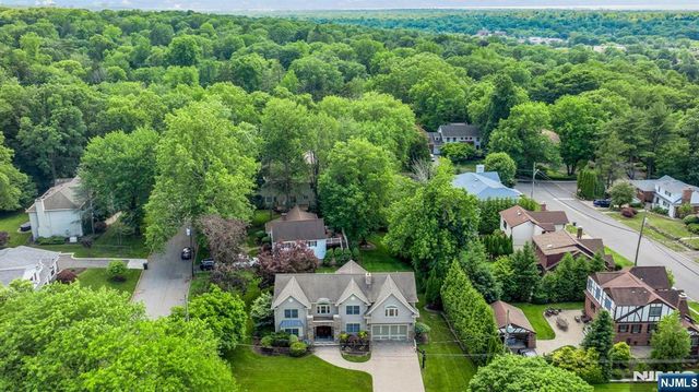 26 Devonshire Road, Cresskill, NJ 07626