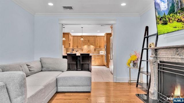 26 Devonshire Road, Cresskill, NJ 07626