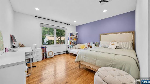 26 Devonshire Road, Cresskill, NJ 07626