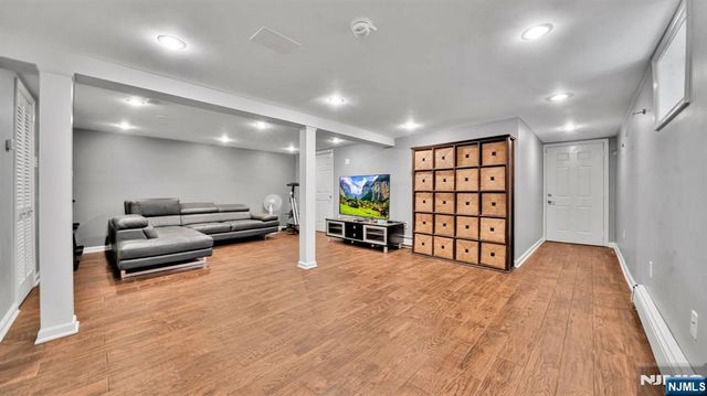 26 Devonshire Road, Cresskill, NJ 07626