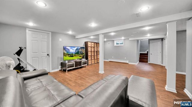 26 Devonshire Road, Cresskill, NJ 07626
