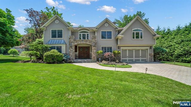 26 Devonshire Road, Cresskill, NJ 07626