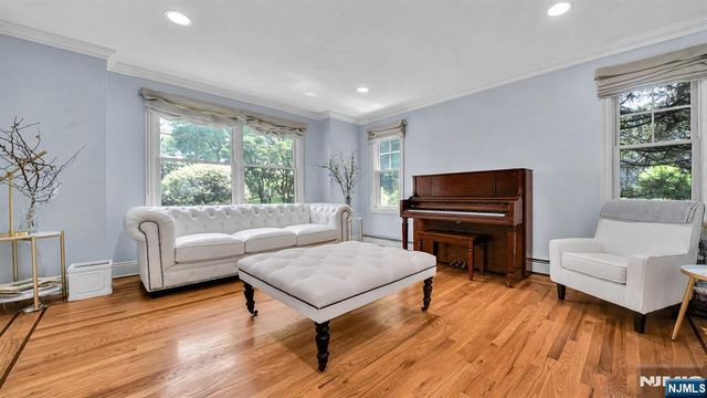26 Devonshire Road, Cresskill, NJ 07626