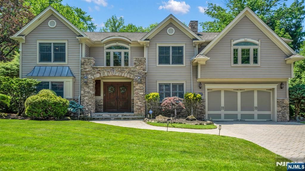 26 Devonshire Road, Cresskill, NJ 07626