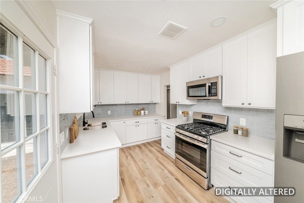 Image 14 of property listing at 2586 Prospect Avenue, Riverside, CA 92507