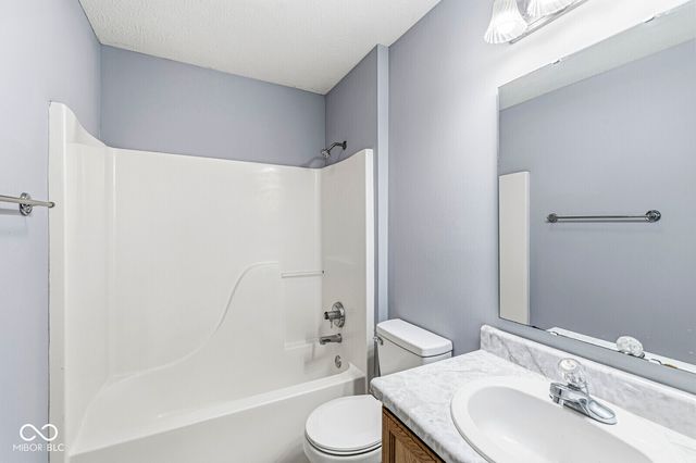 855 Pioneer Woods Drive, Indianapolis, IN 46224