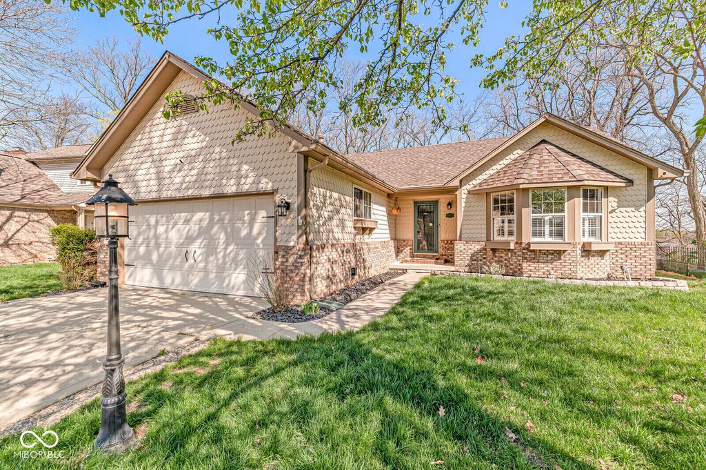 855 Pioneer Woods Drive, Indianapolis, IN 46224