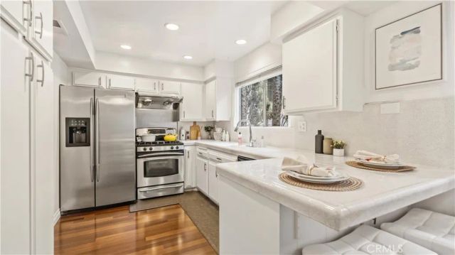 432 S Oak Knoll Avenue 4, Pasadena, CA 91101