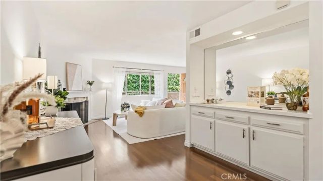 432 S Oak Knoll Avenue 4, Pasadena, CA 91101