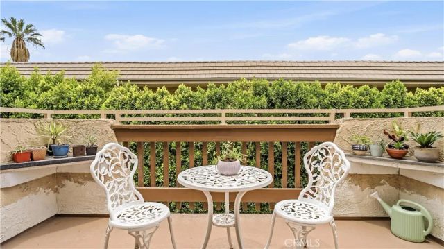432 S Oak Knoll Avenue 4, Pasadena, CA 91101