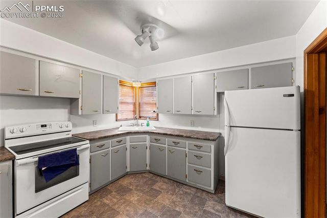 628 Bonfoy Avenue, Colorado Springs, CO 80909