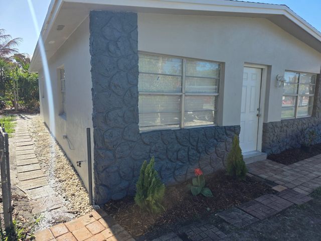 3044 SE Camino Avenue, Stuart, FL 34997