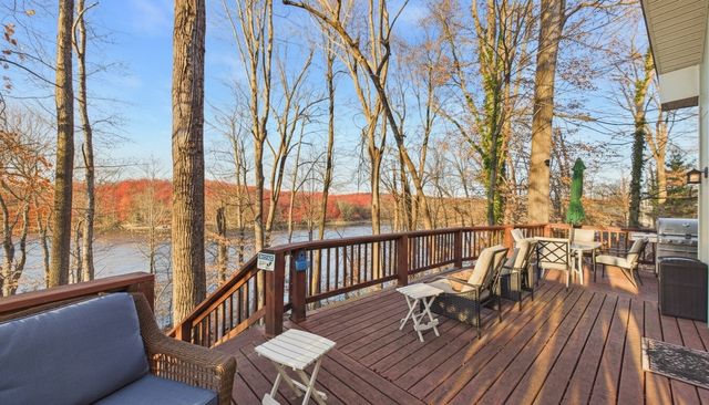 244 Arlington Ct, Eddyville, KY 42038