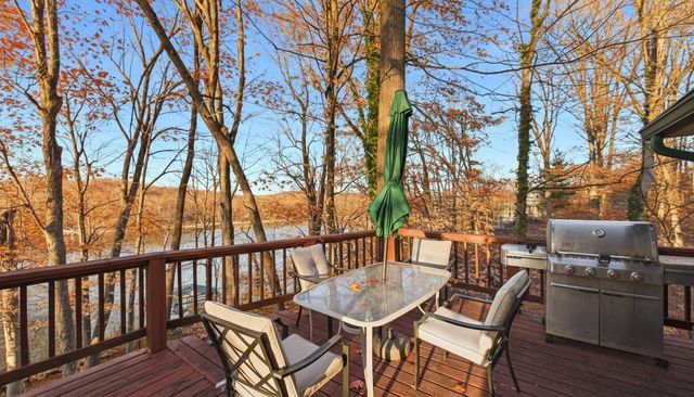 244 Arlington Ct, Eddyville, KY 42038