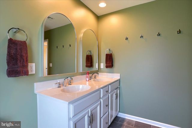 3114 EGRETON RD, Mechanicsburg, PA 17055