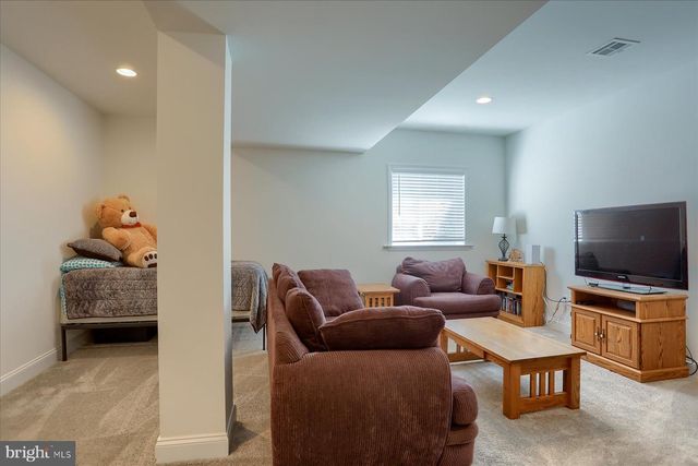 3114 EGRETON RD, Mechanicsburg, PA 17055