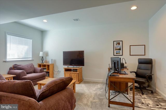 3114 EGRETON RD, Mechanicsburg, PA 17055