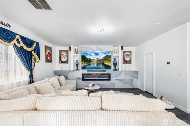 25411 155th Avenue SE, Covington, WA 98042