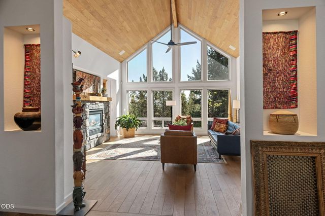 1187 NW Promontory Drive, Bend, OR 97703