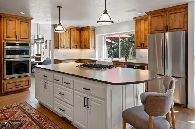 1187 NW Promontory Drive, Bend, OR 97703