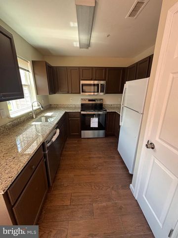 6007 ROSE BAY DR, District Heights, MD 20747
