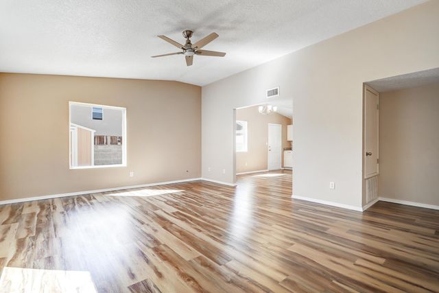 3774 Cattle Drive NE, Rio Rancho, NM 87144