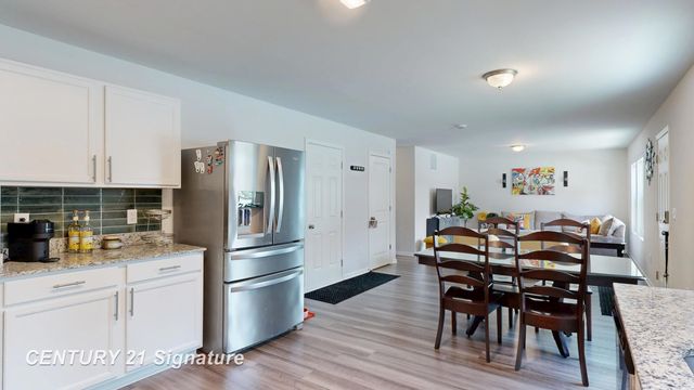 2294 Legacy Drive, Burton, MI 48519