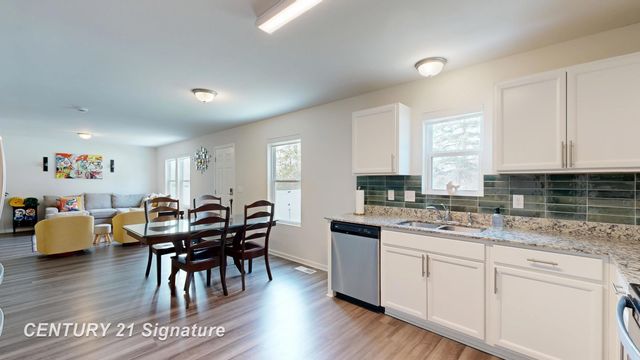 2294 Legacy Drive, Burton, MI 48519