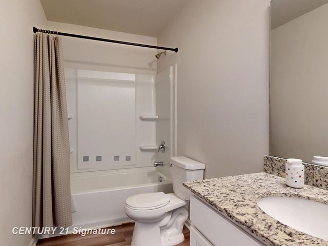 2294 Legacy Drive, Burton, MI 48519