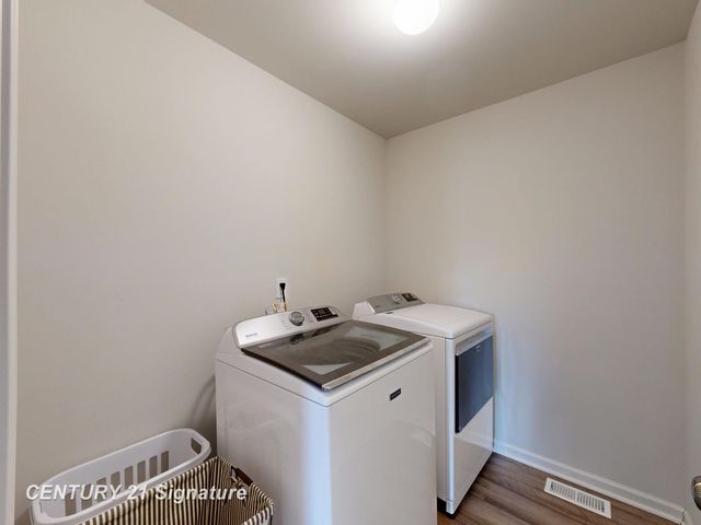 2294 Legacy Drive, Burton, MI 48519