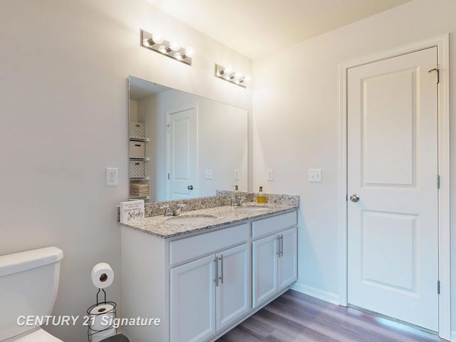 2294 Legacy Drive, Burton, MI 48519