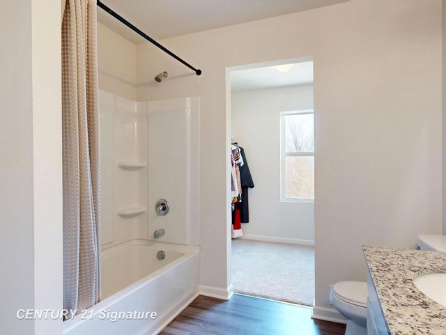 2294 Legacy Drive, Burton, MI 48519