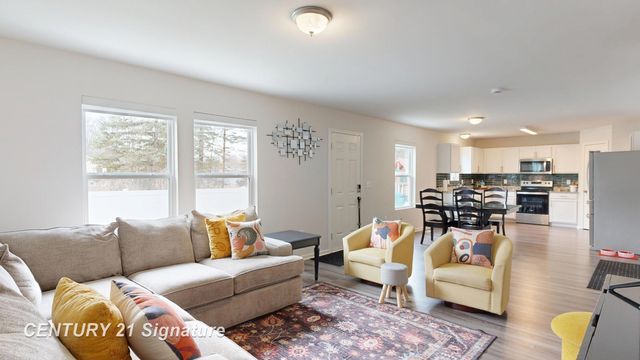 2294 Legacy Drive, Burton, MI 48519