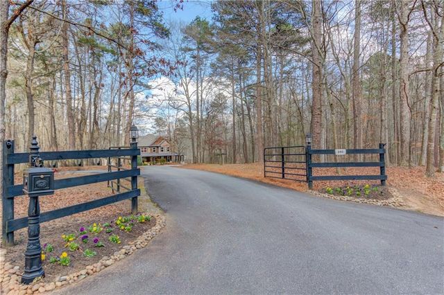 245 Lakeshore Drive, Jefferson, GA 30549