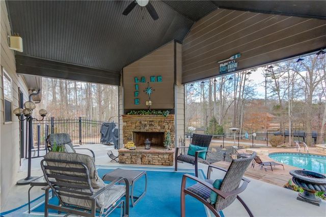 245 Lakeshore Drive, Jefferson, GA 30549