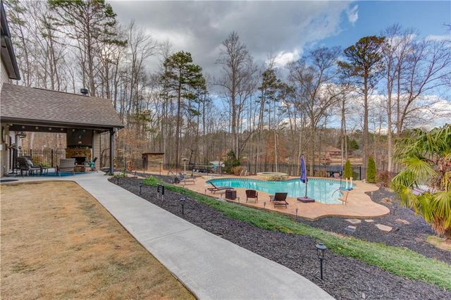 245 Lakeshore Drive, Jefferson, GA 30549