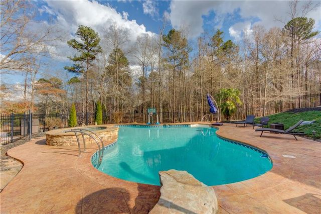 245 Lakeshore Drive, Jefferson, GA 30549