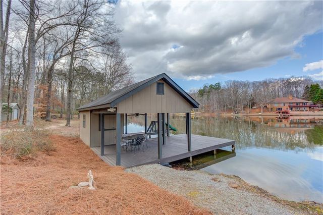 245 Lakeshore Drive, Jefferson, GA 30549