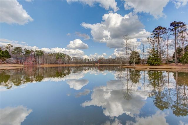 245 Lakeshore Drive, Jefferson, GA 30549