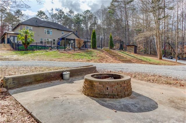 245 Lakeshore Drive, Jefferson, GA 30549