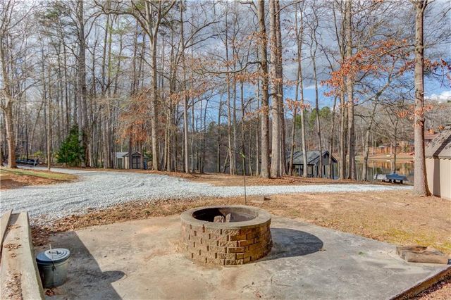 245 Lakeshore Drive, Jefferson, GA 30549