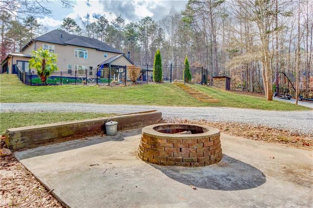 245 Lakeshore Drive, Jefferson, GA 30549